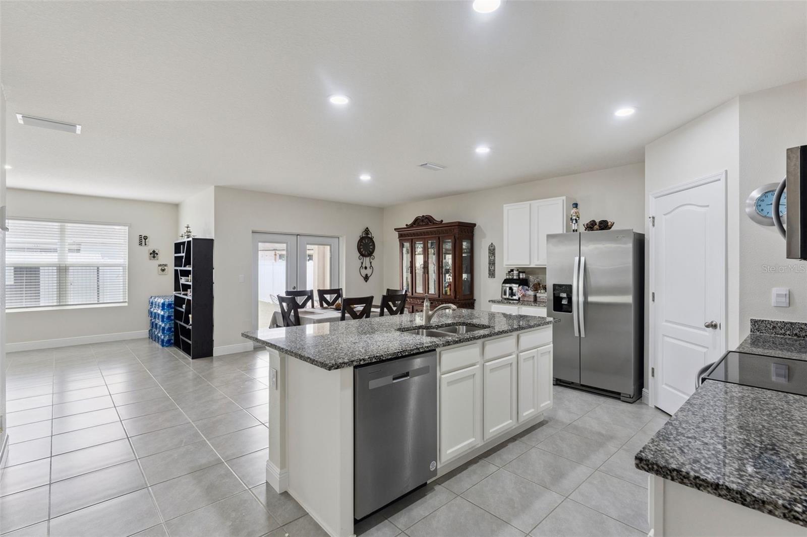 PRAIRIE OAKS - Residential