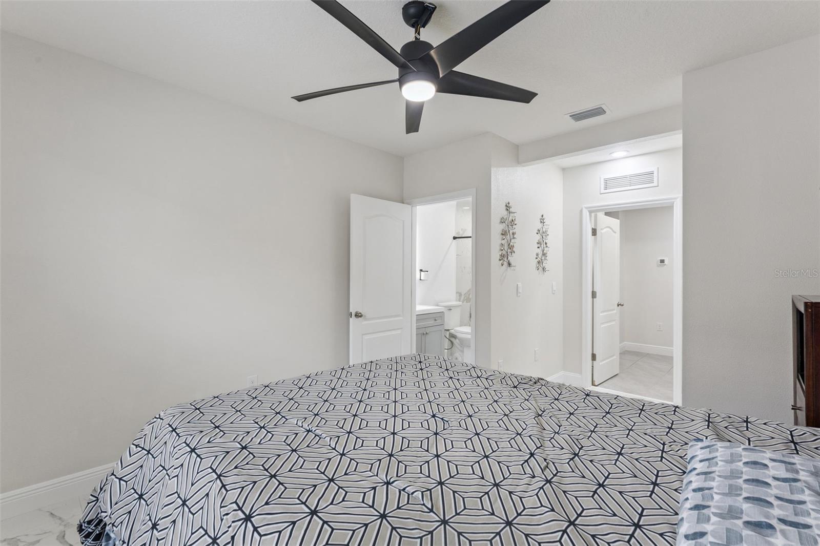 PRAIRIE OAKS - Residential