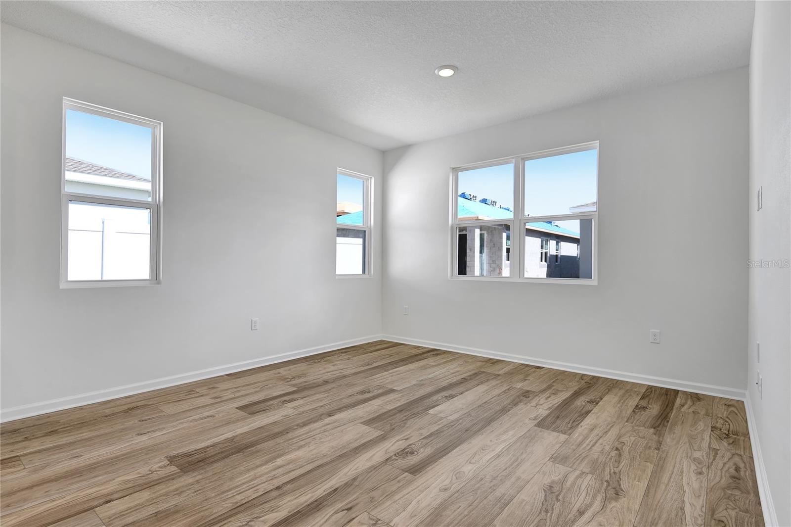 SEASONS AT SUTTON PRESERVE - Residential