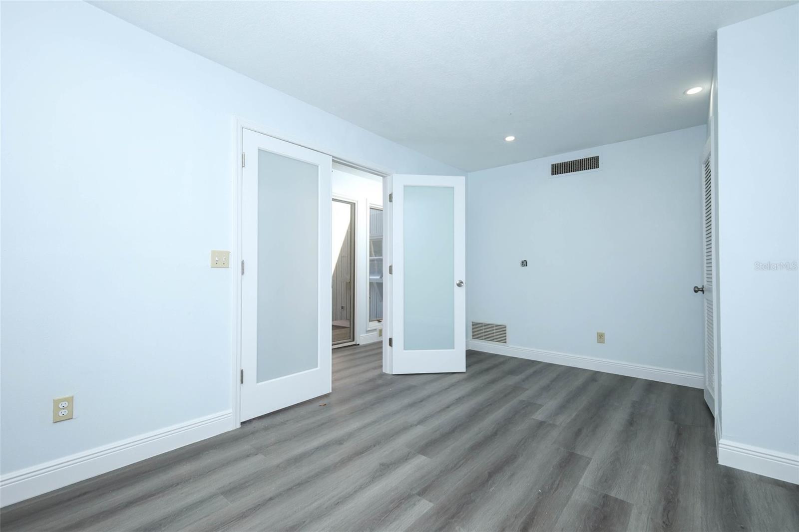 LAKE FRANCIS VILLAGE CONDO 01 - Residential