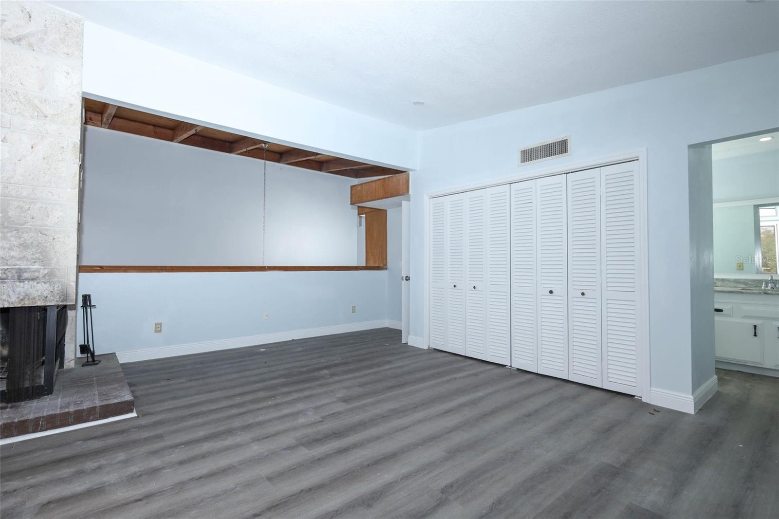 LAKE FRANCIS VILLAGE CONDO 01 - Residential