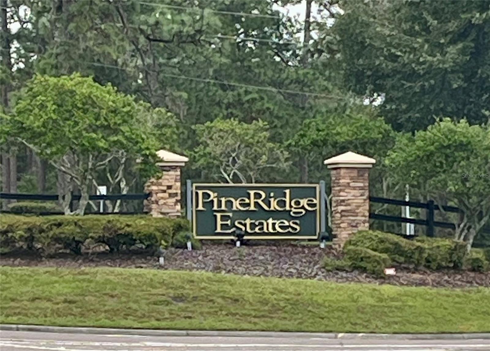 PINE RIDGE UNIT 03 - Residential