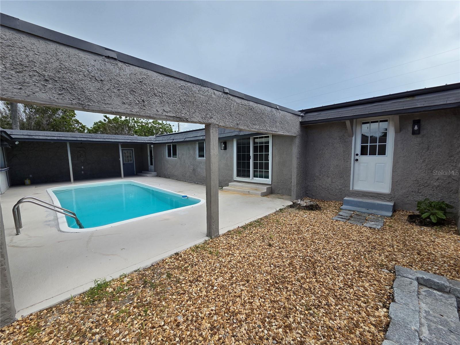 SIGNAL COVE - Residential