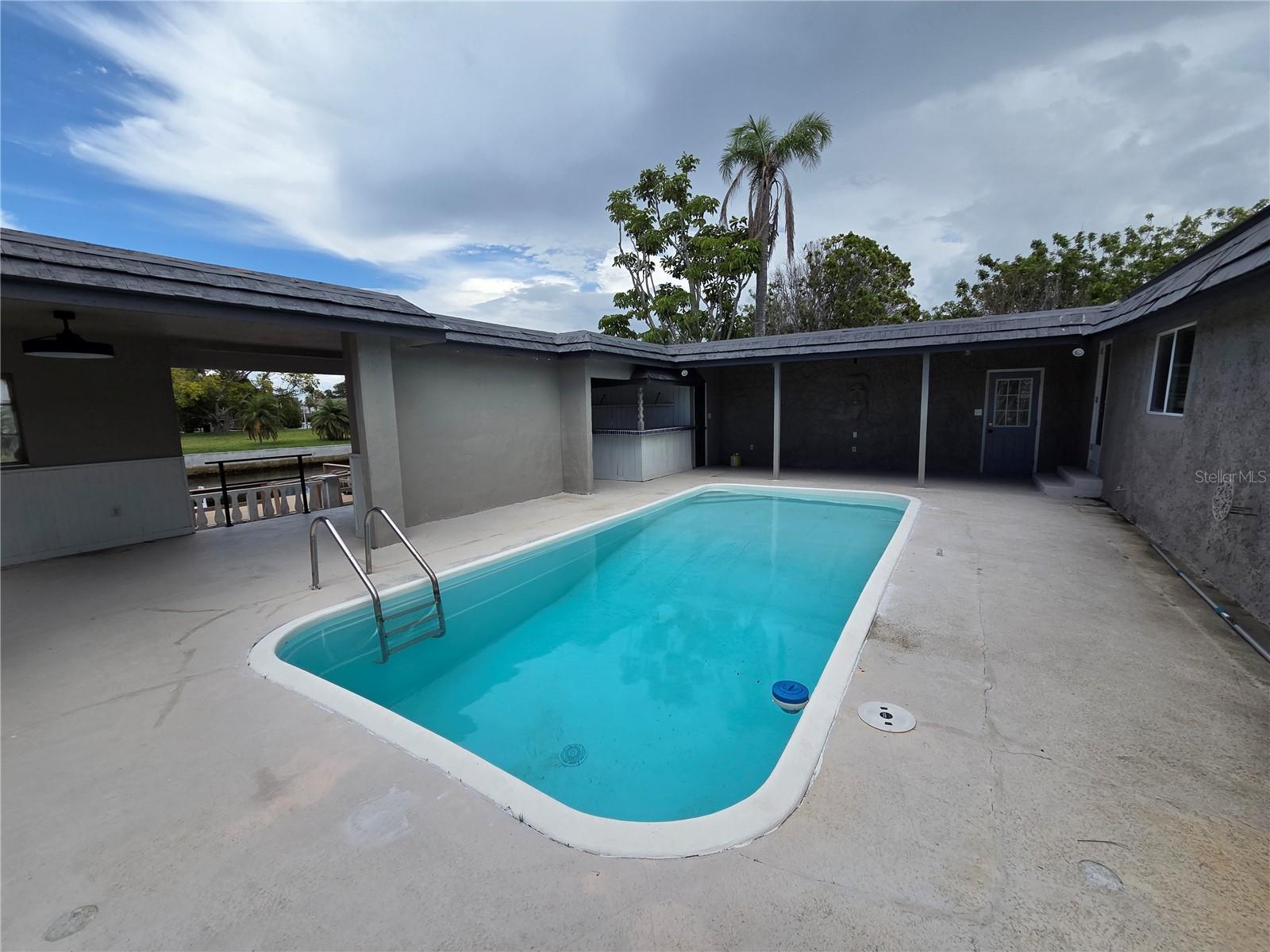 SIGNAL COVE - Residential