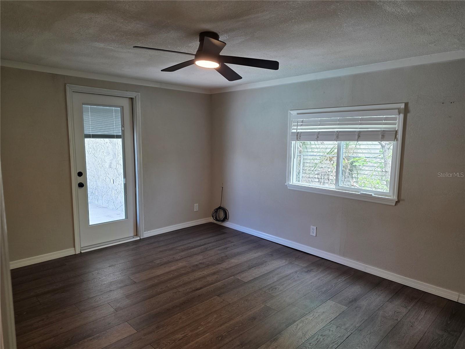 SIGNAL COVE - Residential