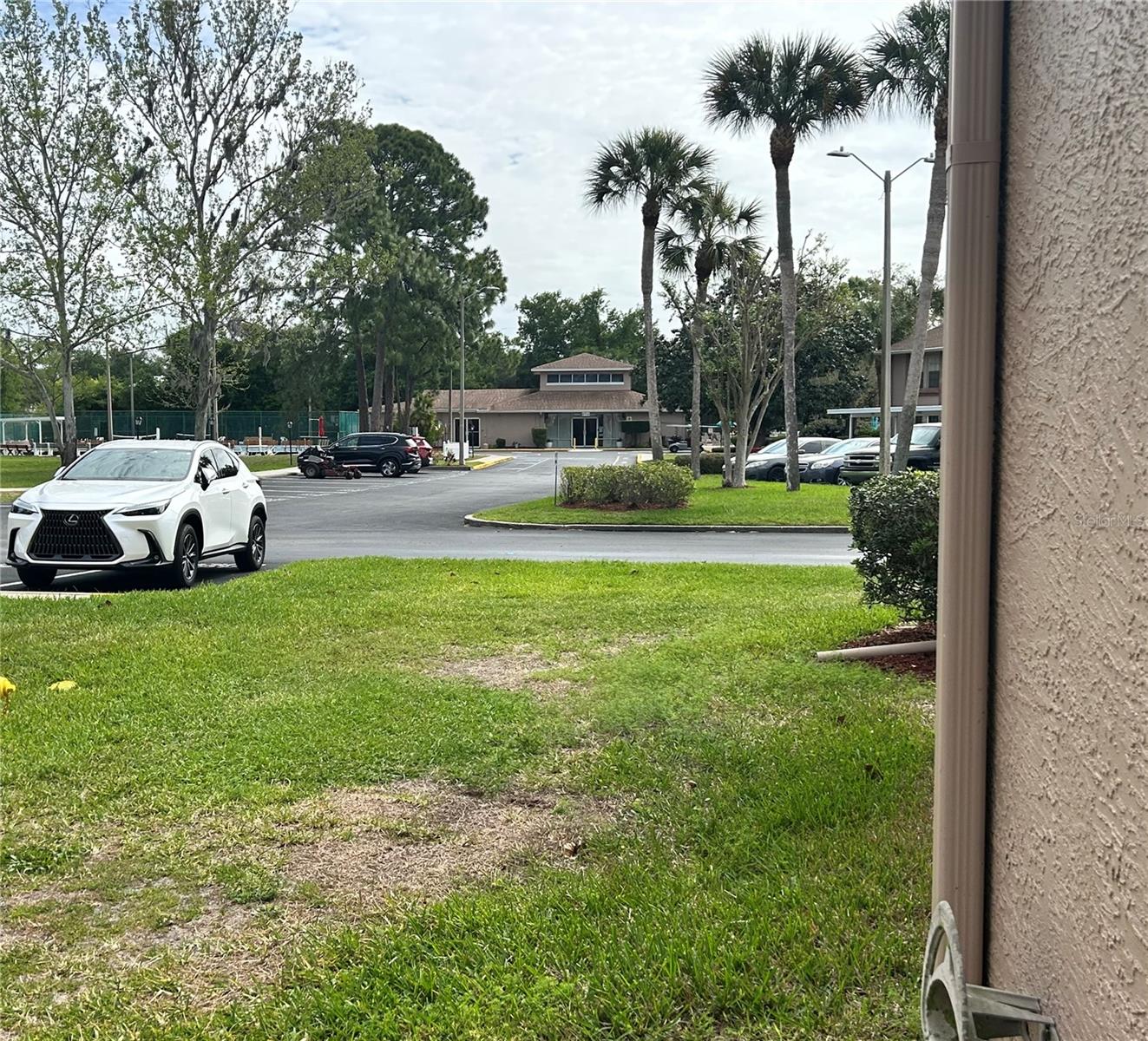 SUNNYBROOK CONDO 01 - Residential