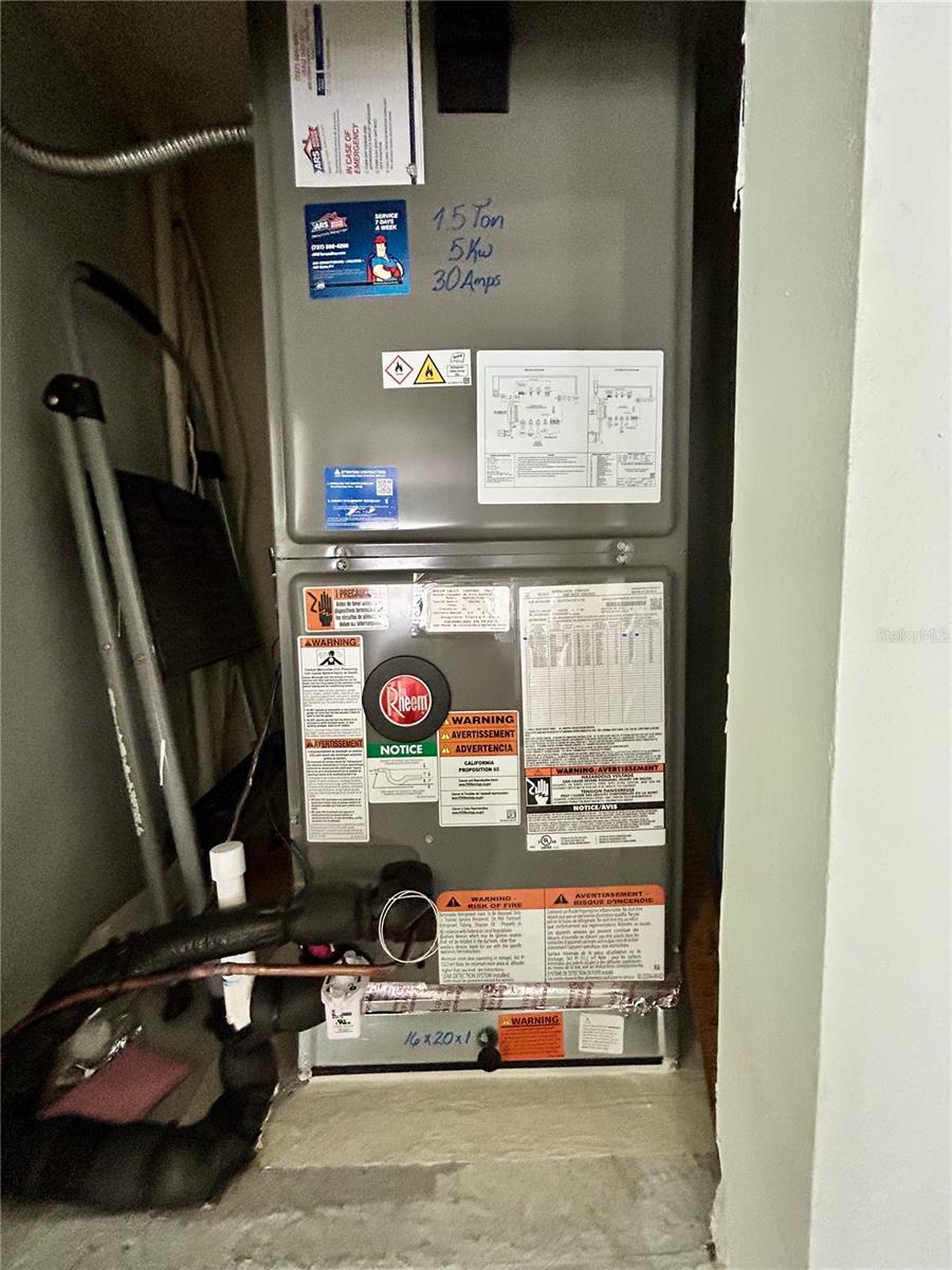 SUNNYBROOK CONDO 01 - Residential