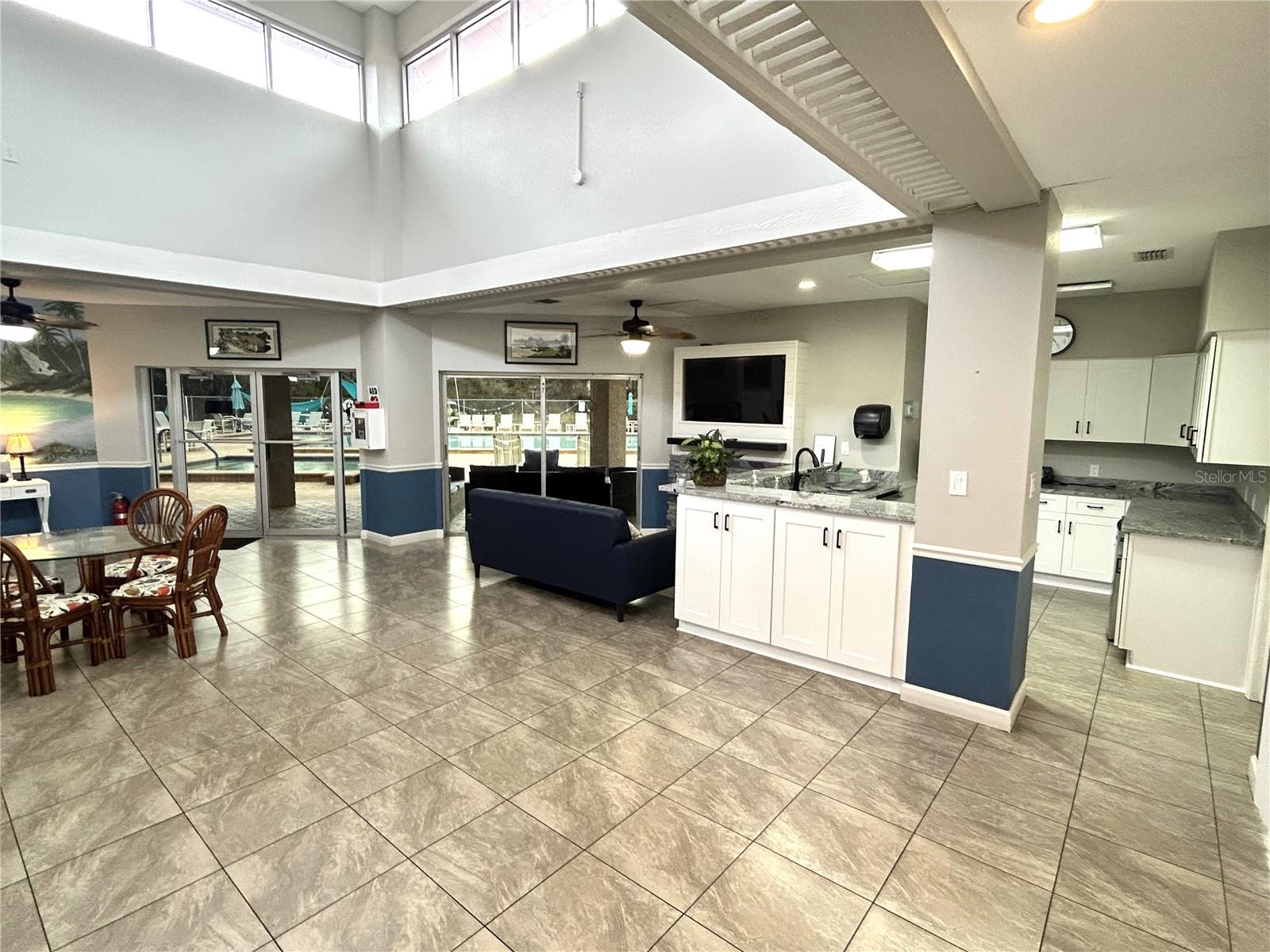 SUNNYBROOK CONDO 01 - Residential