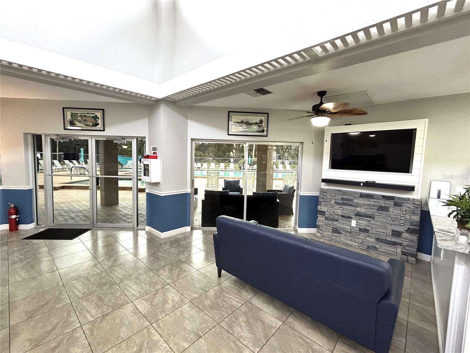 SUNNYBROOK CONDO 01 - Residential