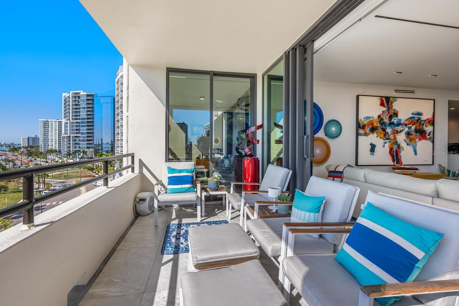 BAY PLAZA - Residential