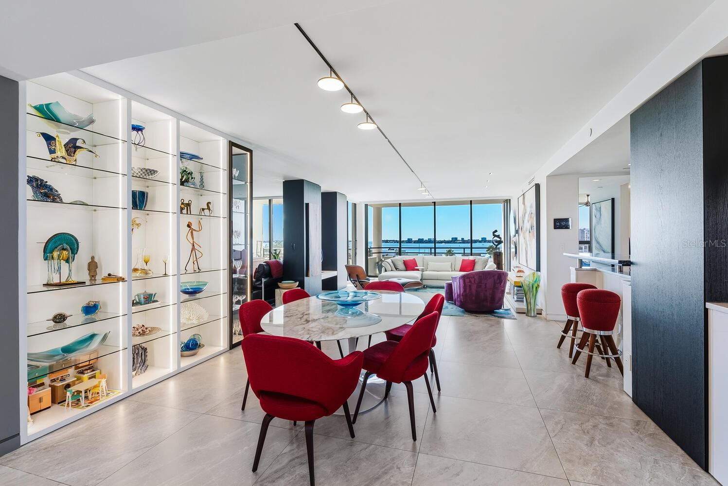 BAY PLAZA - Residential