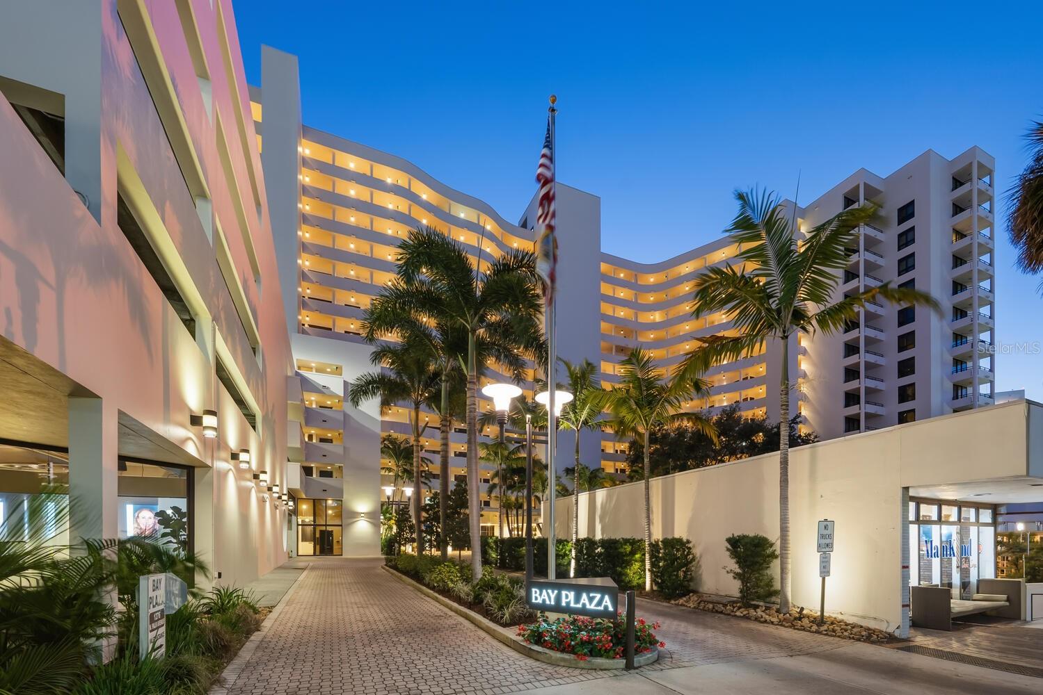 BAY PLAZA - Residential