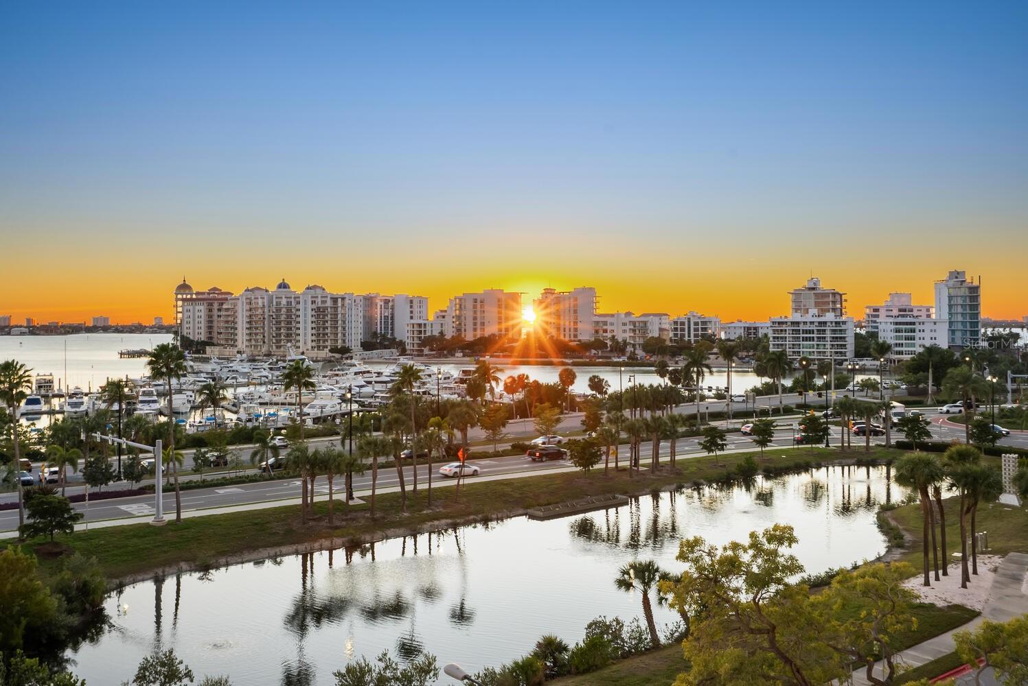 BAY PLAZA - Residential