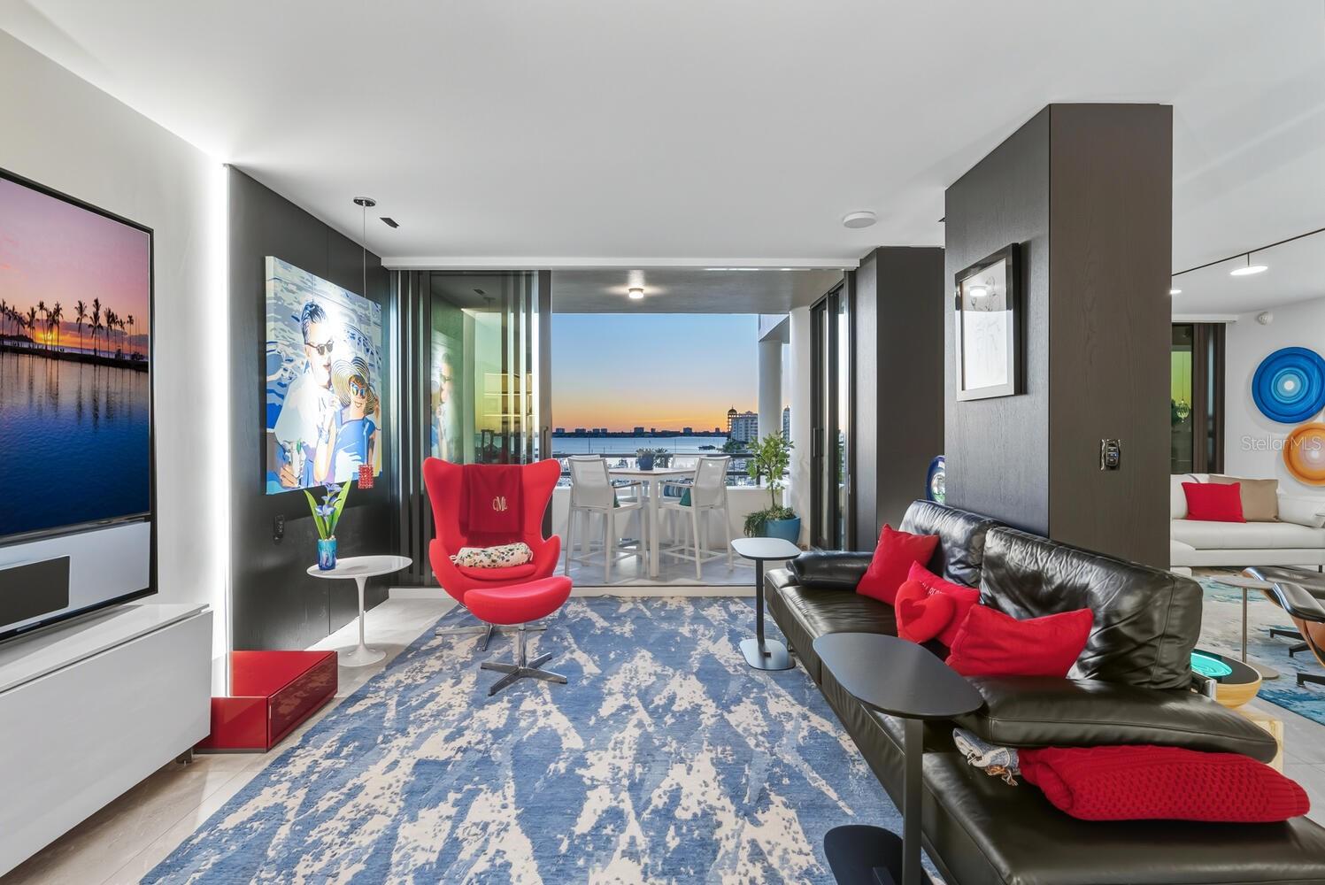 BAY PLAZA - Residential