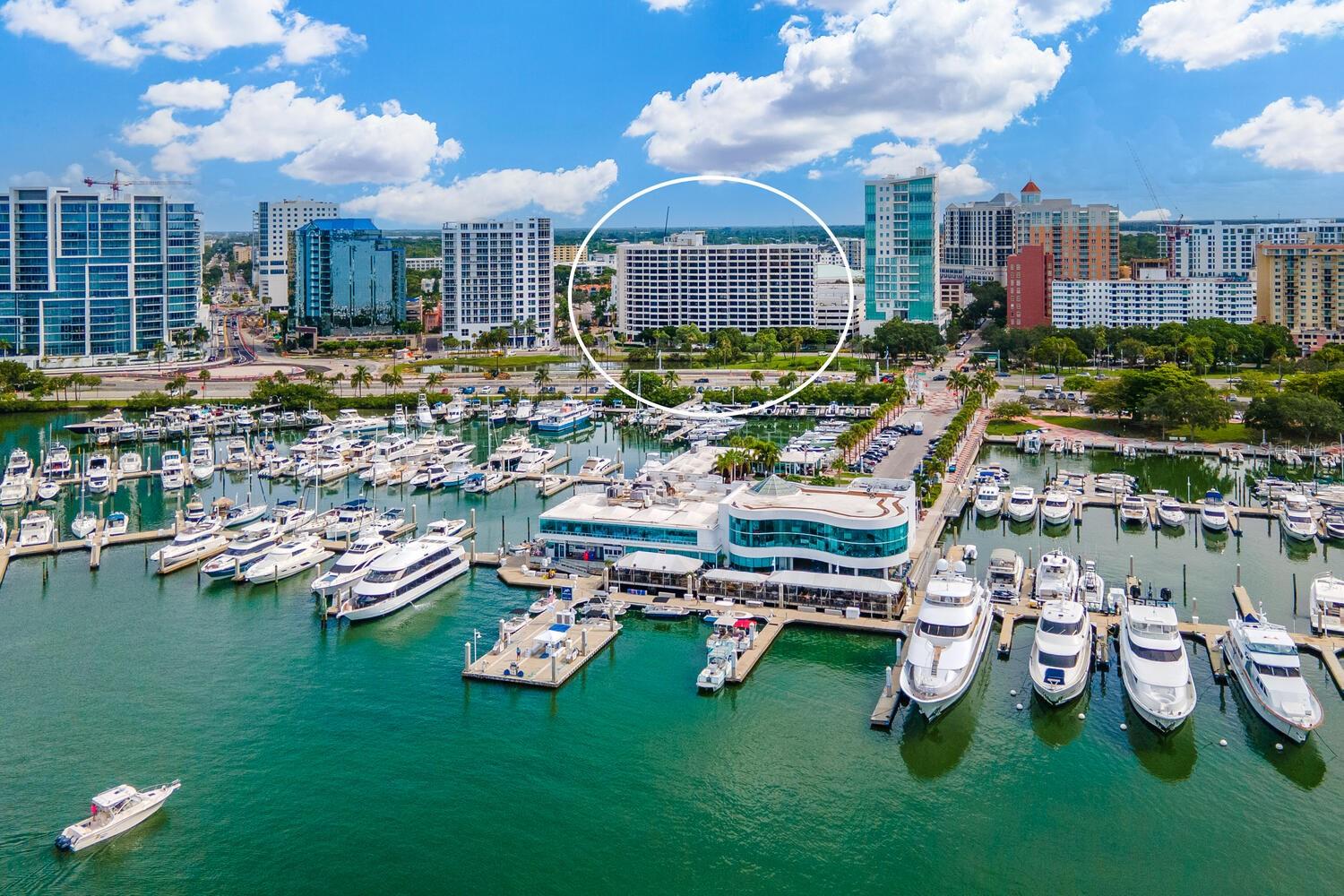 BAY PLAZA - Residential