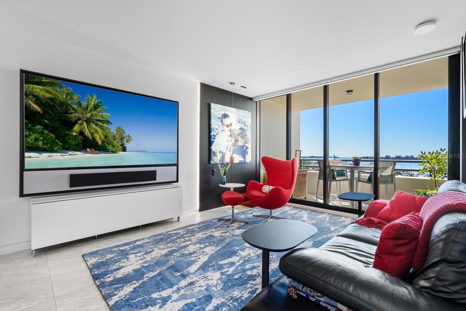 BAY PLAZA - Residential