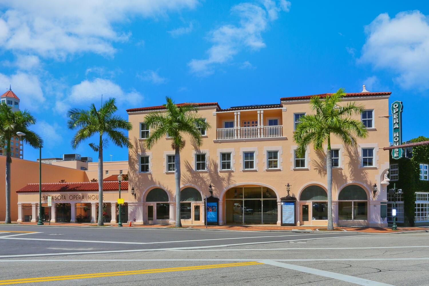 BAY PLAZA - Residential