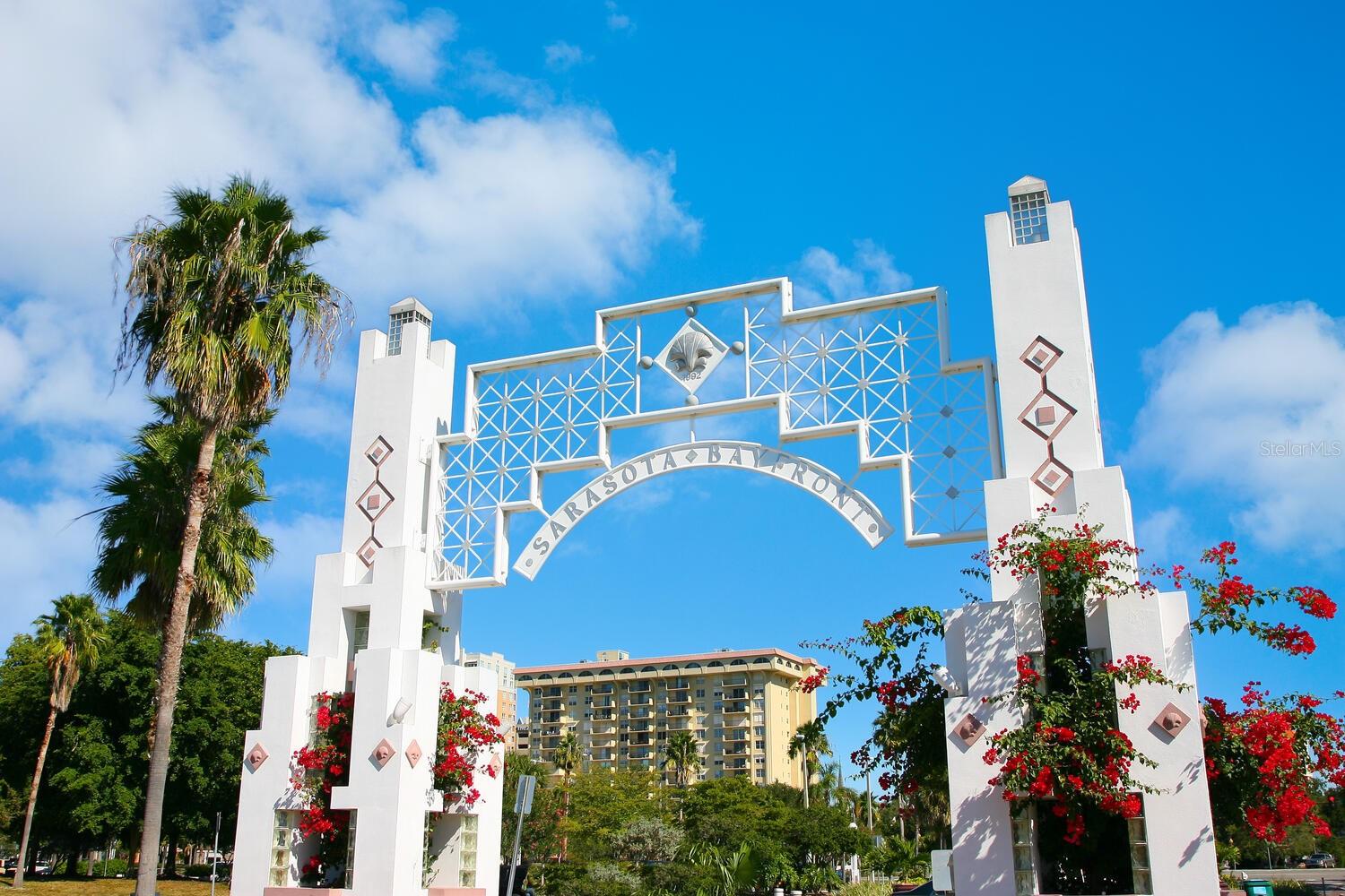 BAY PLAZA - Residential