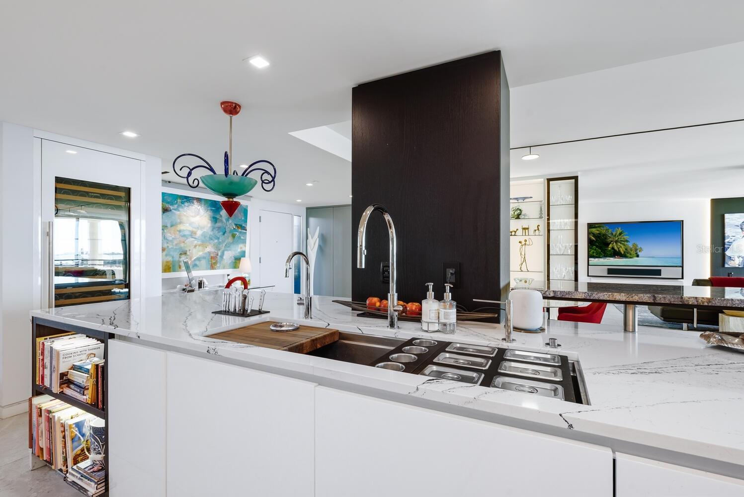 BAY PLAZA - Residential