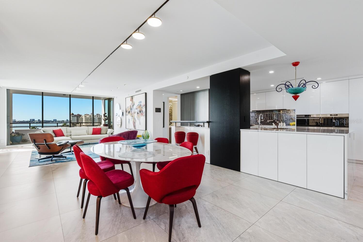 BAY PLAZA - Residential