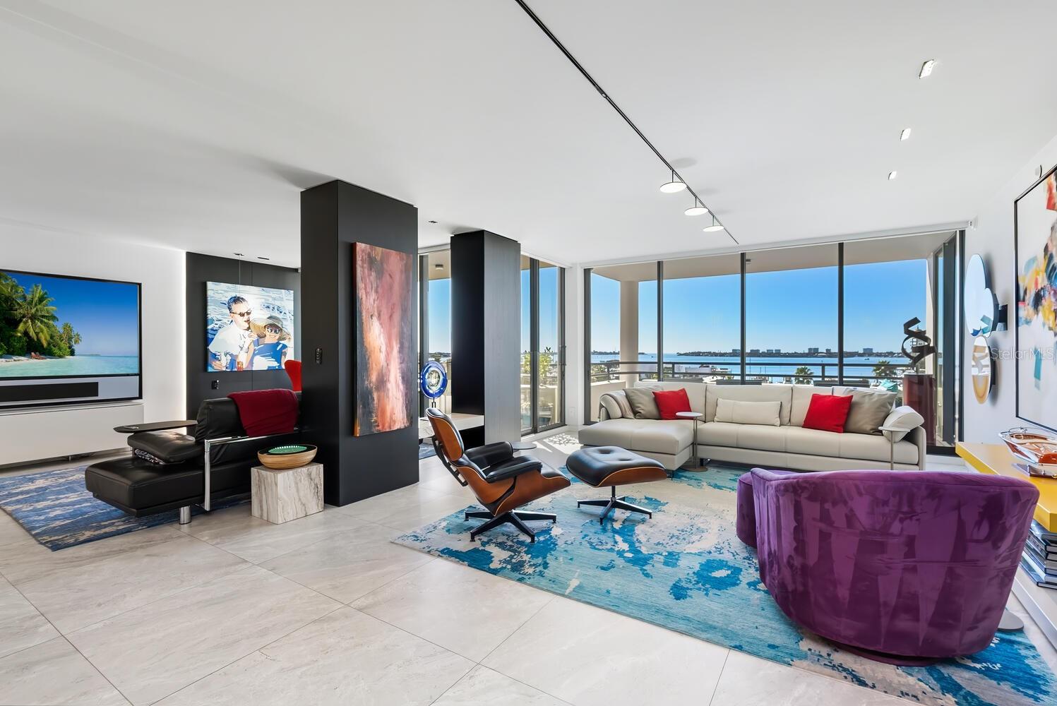 BAY PLAZA - Residential