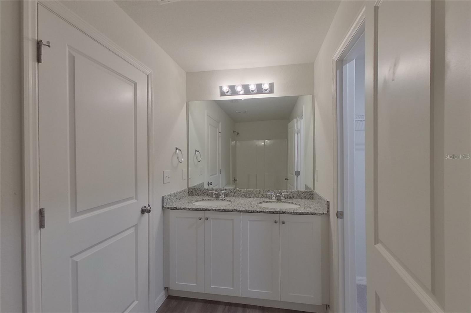 VISTANNA VILLAS - Residential Lease