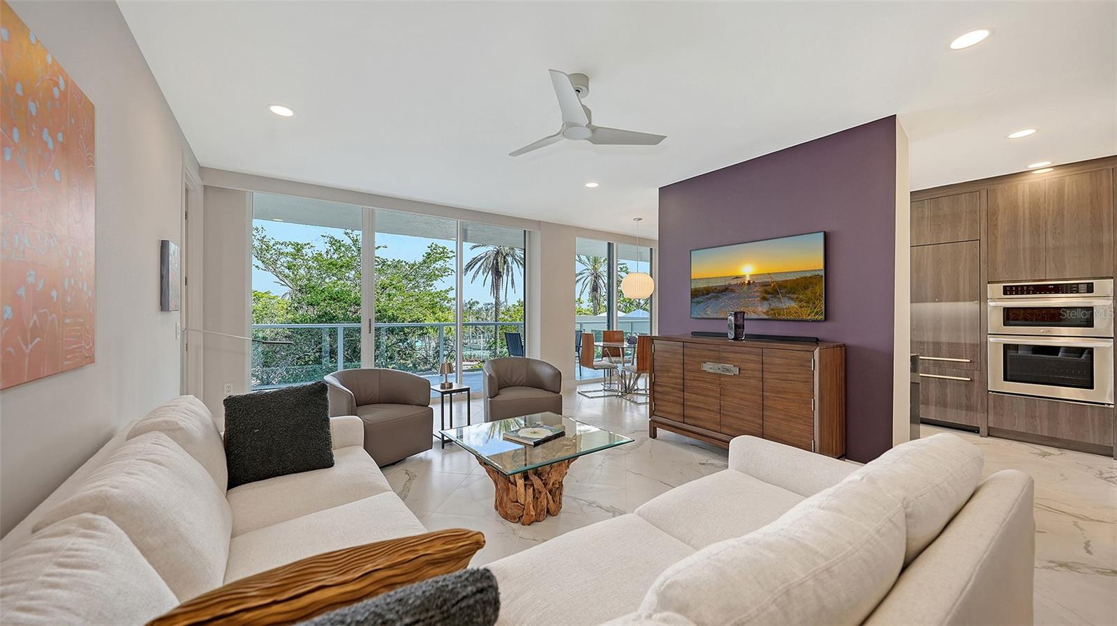 L ELEGANCE ON LIDO BEACH - Residential