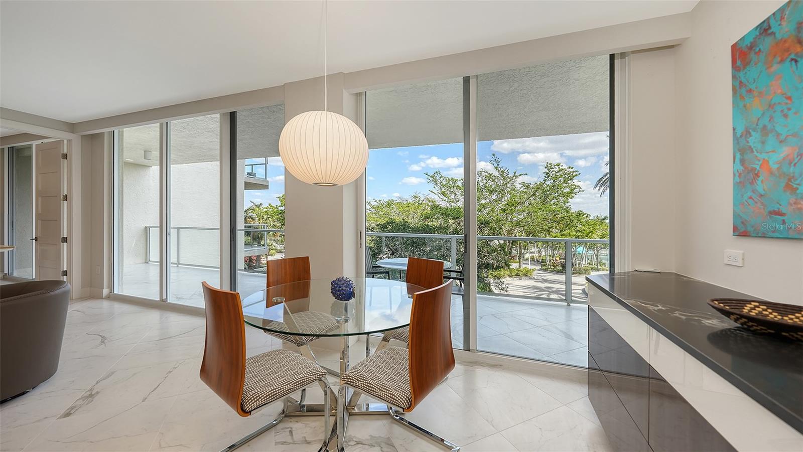 L ELEGANCE ON LIDO BEACH - Residential