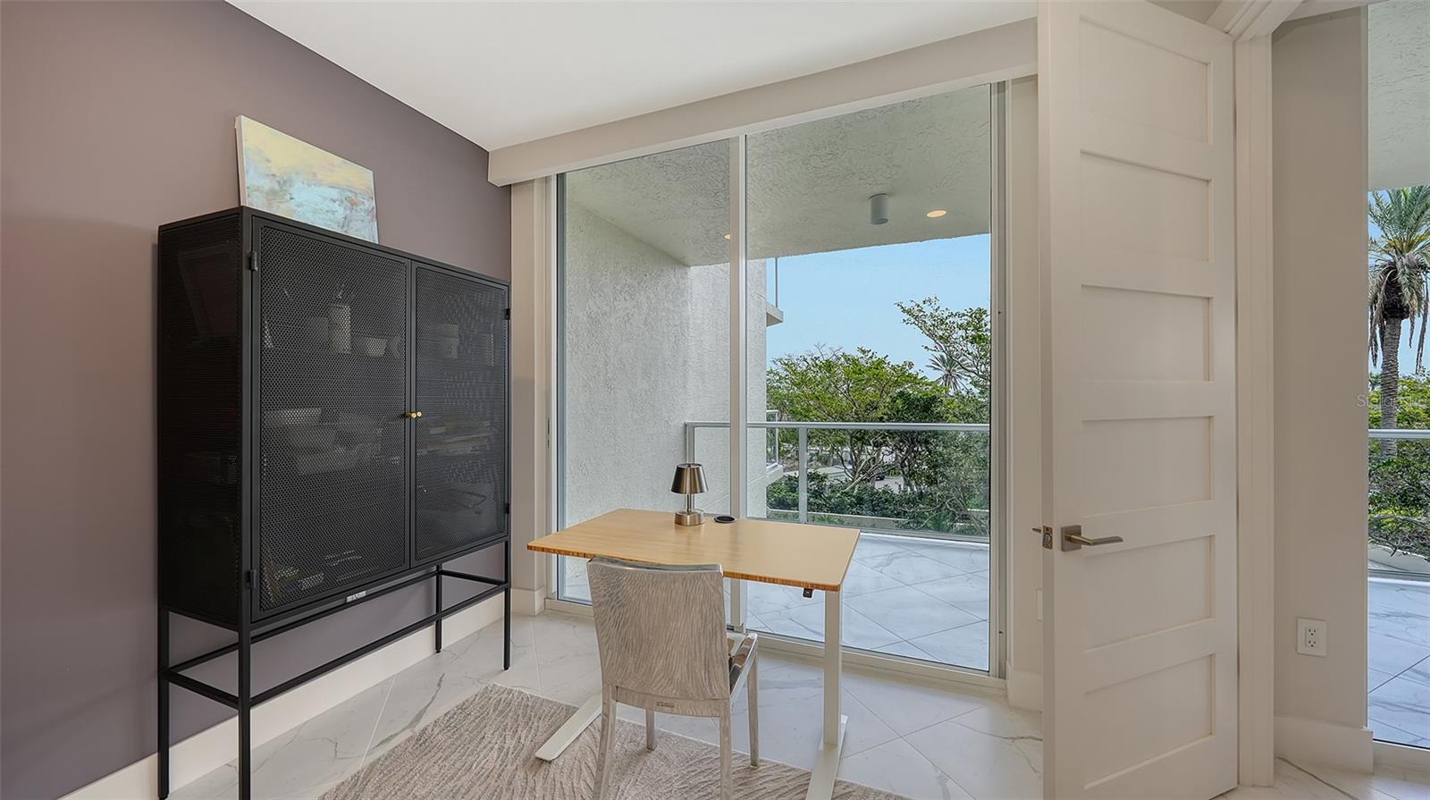 L ELEGANCE ON LIDO BEACH - Residential