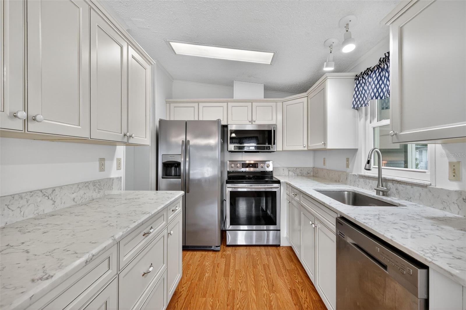 TAVARES FOX RUN MOBILE HOME - Residential