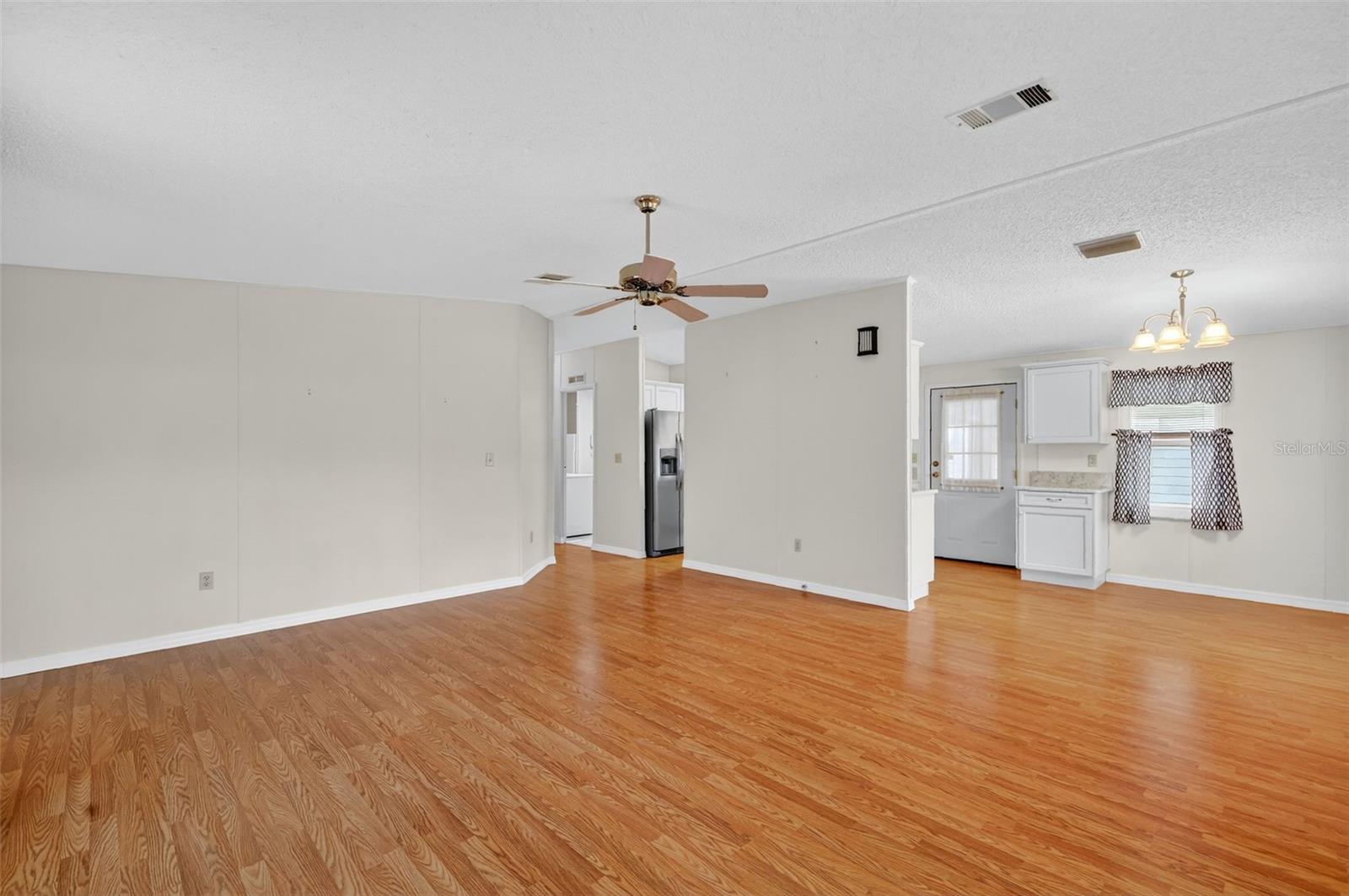 TAVARES FOX RUN MOBILE HOME - Residential