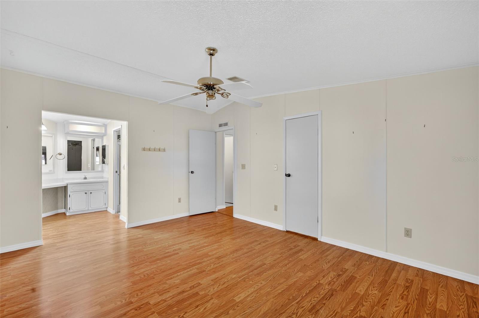 TAVARES FOX RUN MOBILE HOME - Residential