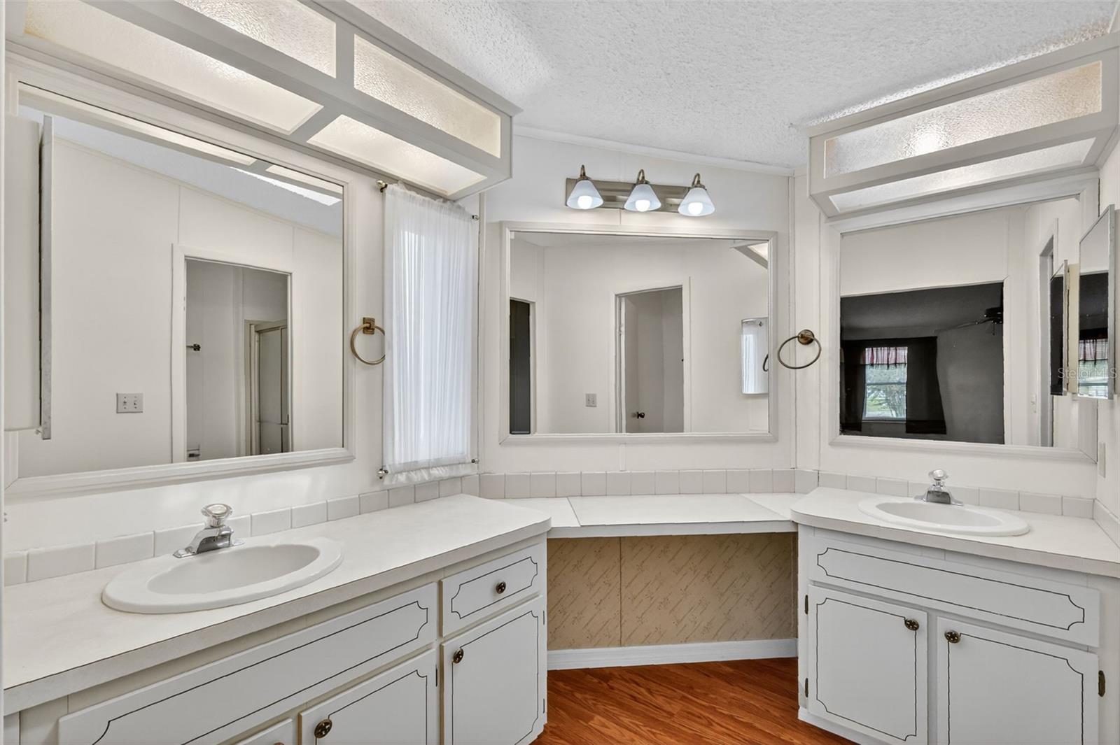 TAVARES FOX RUN MOBILE HOME - Residential