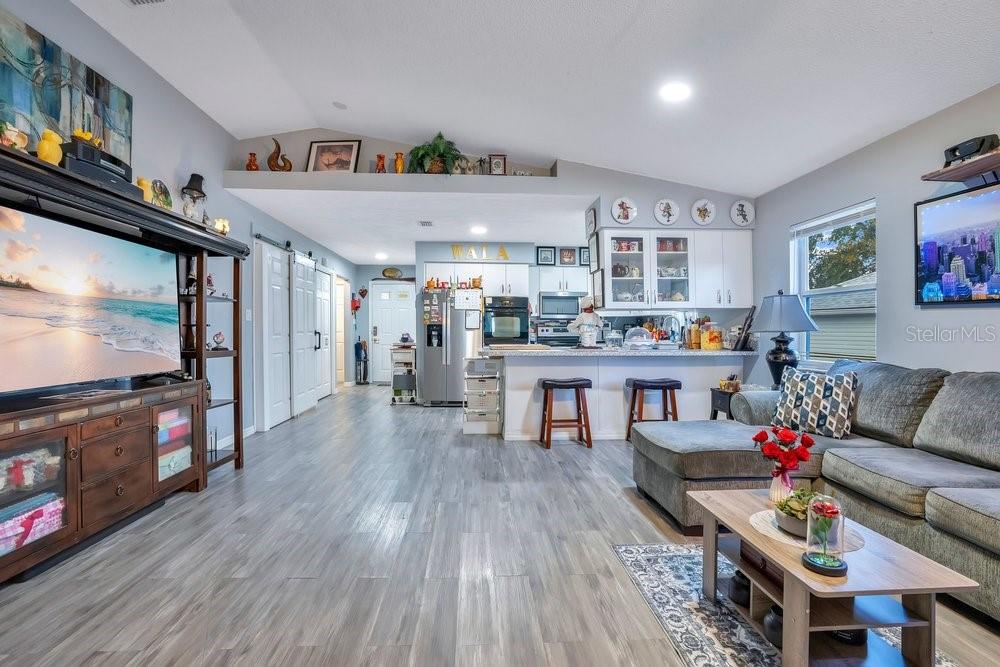 LAKESIDE AT BASS LAKE - Residential