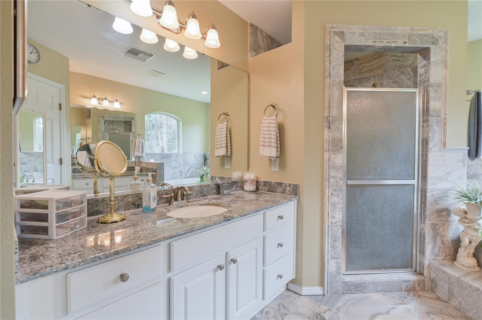 GRAHAMVILLE 02 - Farm