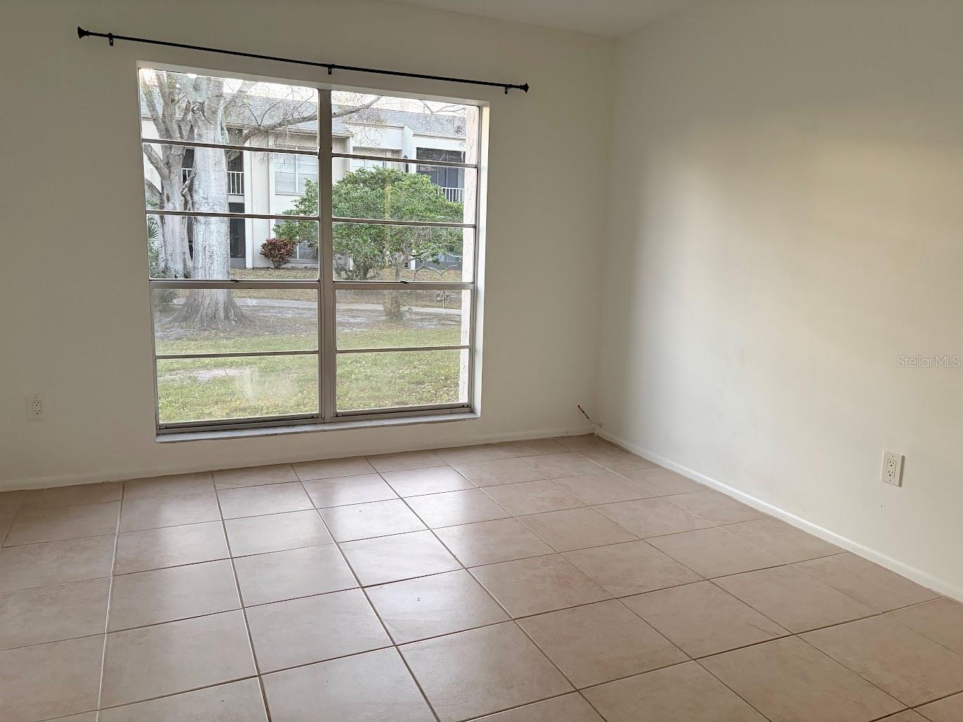 COACHMAN CREEK CONDO - Residential Lease