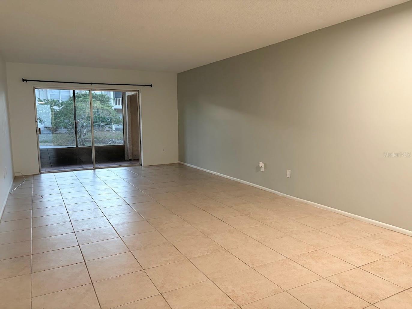 COACHMAN CREEK CONDO - Residential Lease