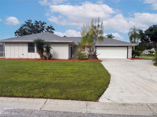 8022 TIMBER LAKE LN, SARASOTA, FL 34243 - Image 4e6a53475bcd24a00a44f8989c563db8/436330639