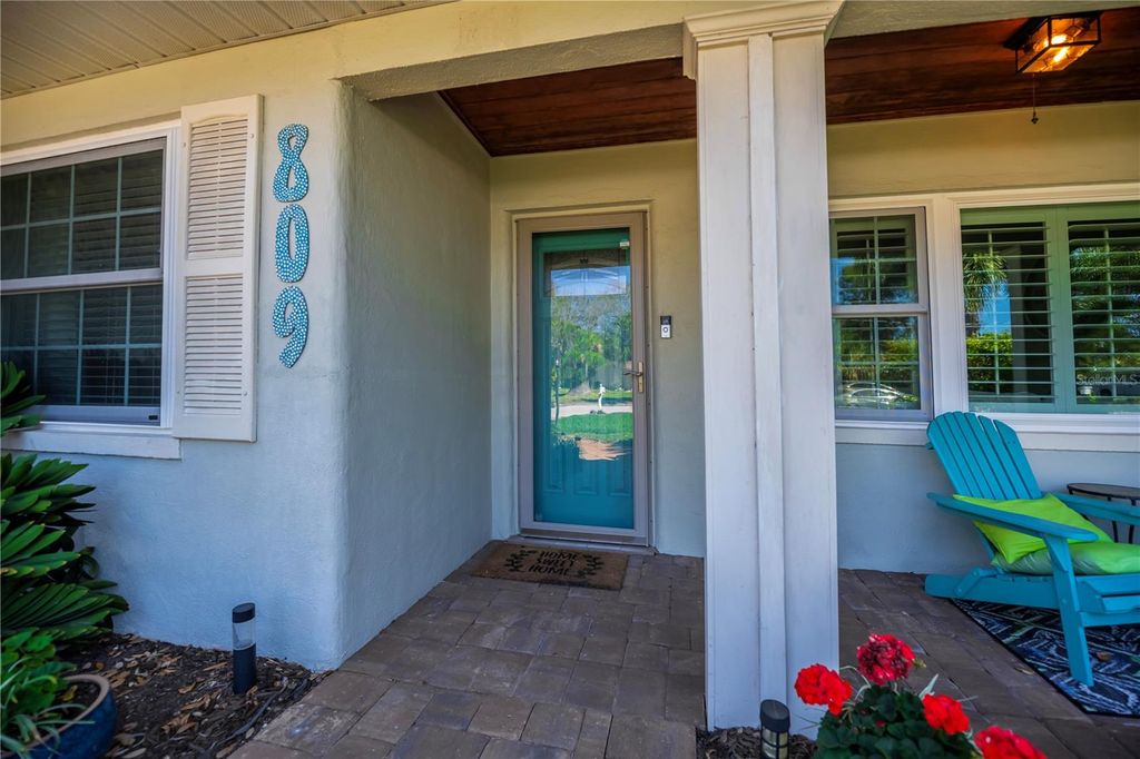 Photo of 809 Nokomis Avenue S, Venice, FL 34285 (MLS # N6143301)