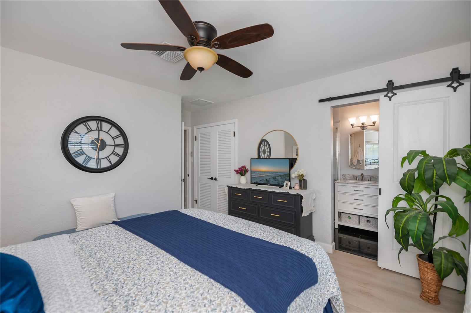 SOUTH VENEZIA PARK SEC OF VENICE - Residential