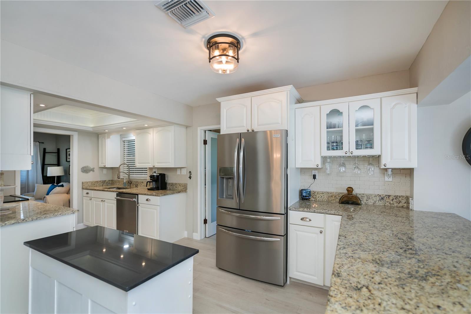 SOUTH VENEZIA PARK SEC OF VENICE - Residential