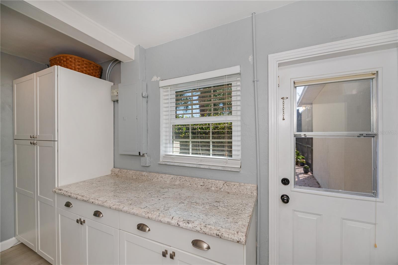 SOUTH VENEZIA PARK SEC OF VENICE - Residential