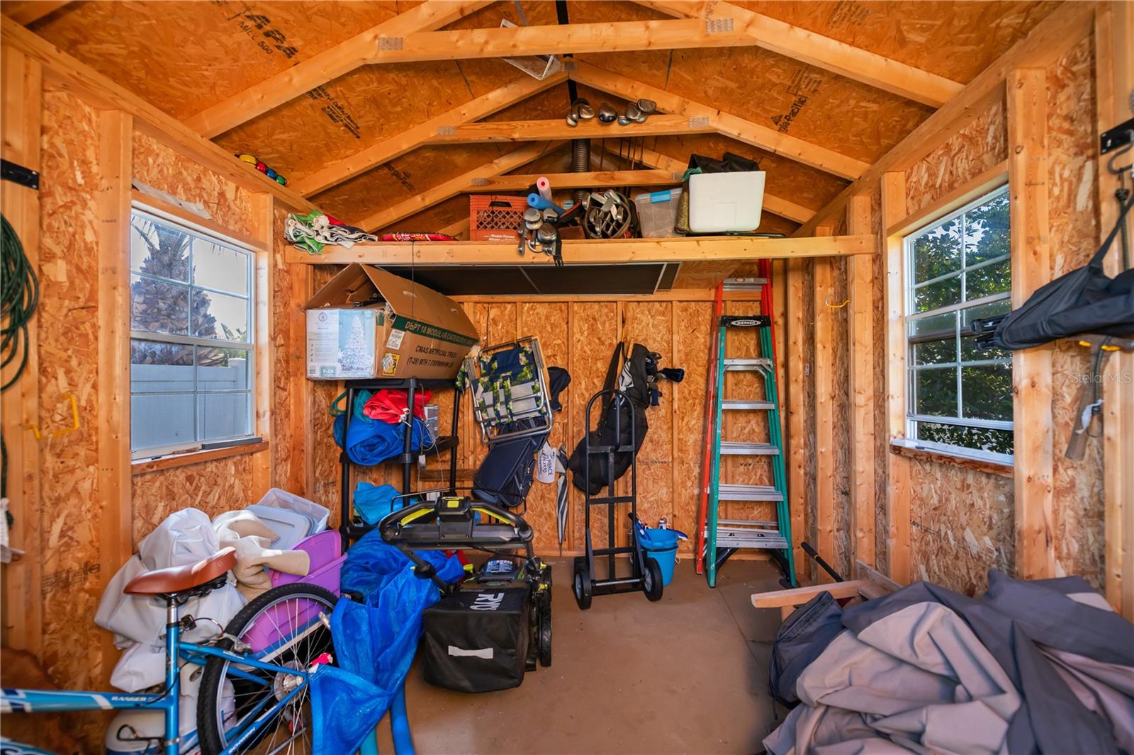 SOUTH VENEZIA PARK SEC OF VENICE - Residential