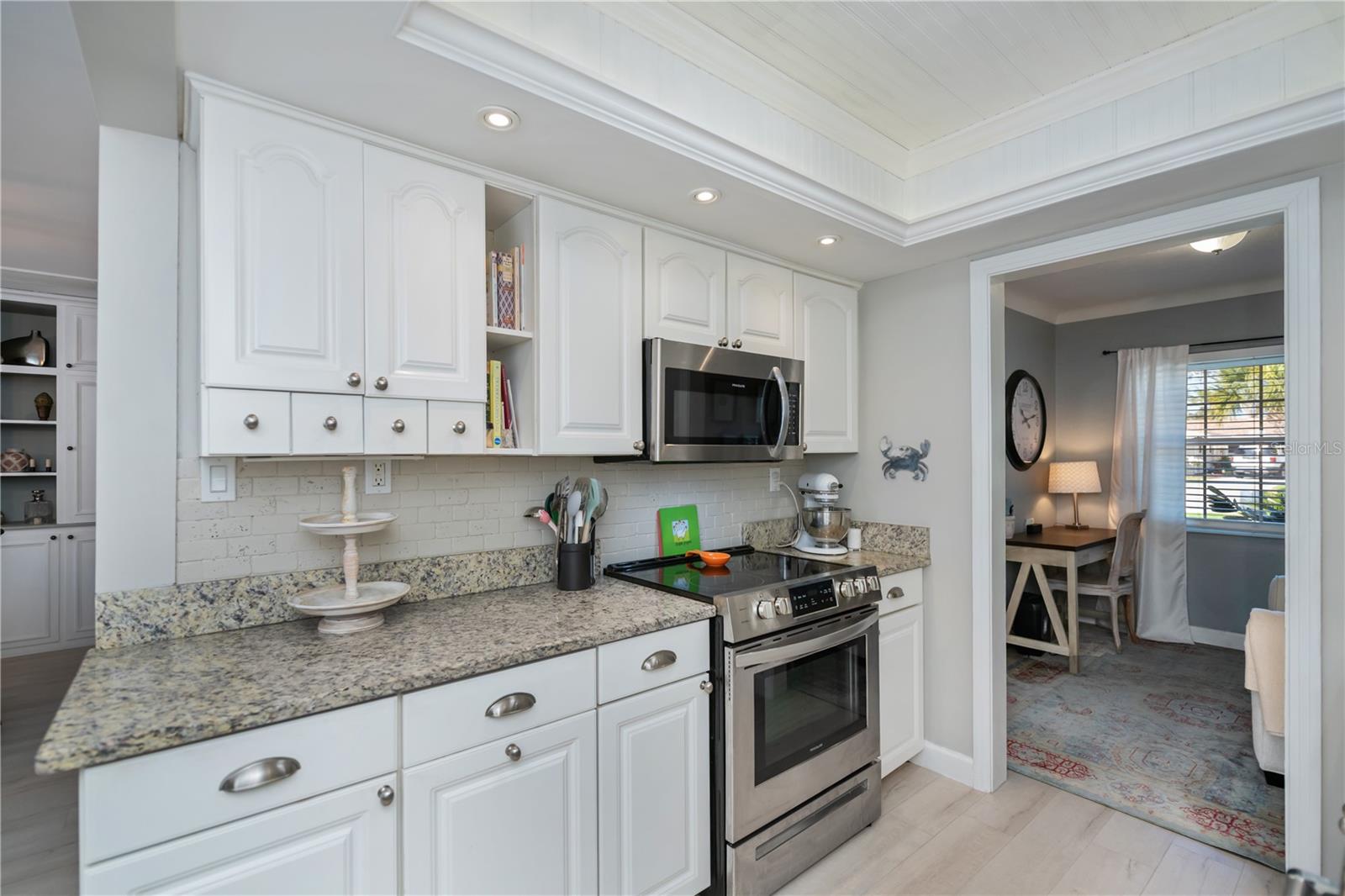 SOUTH VENEZIA PARK SEC OF VENICE - Residential