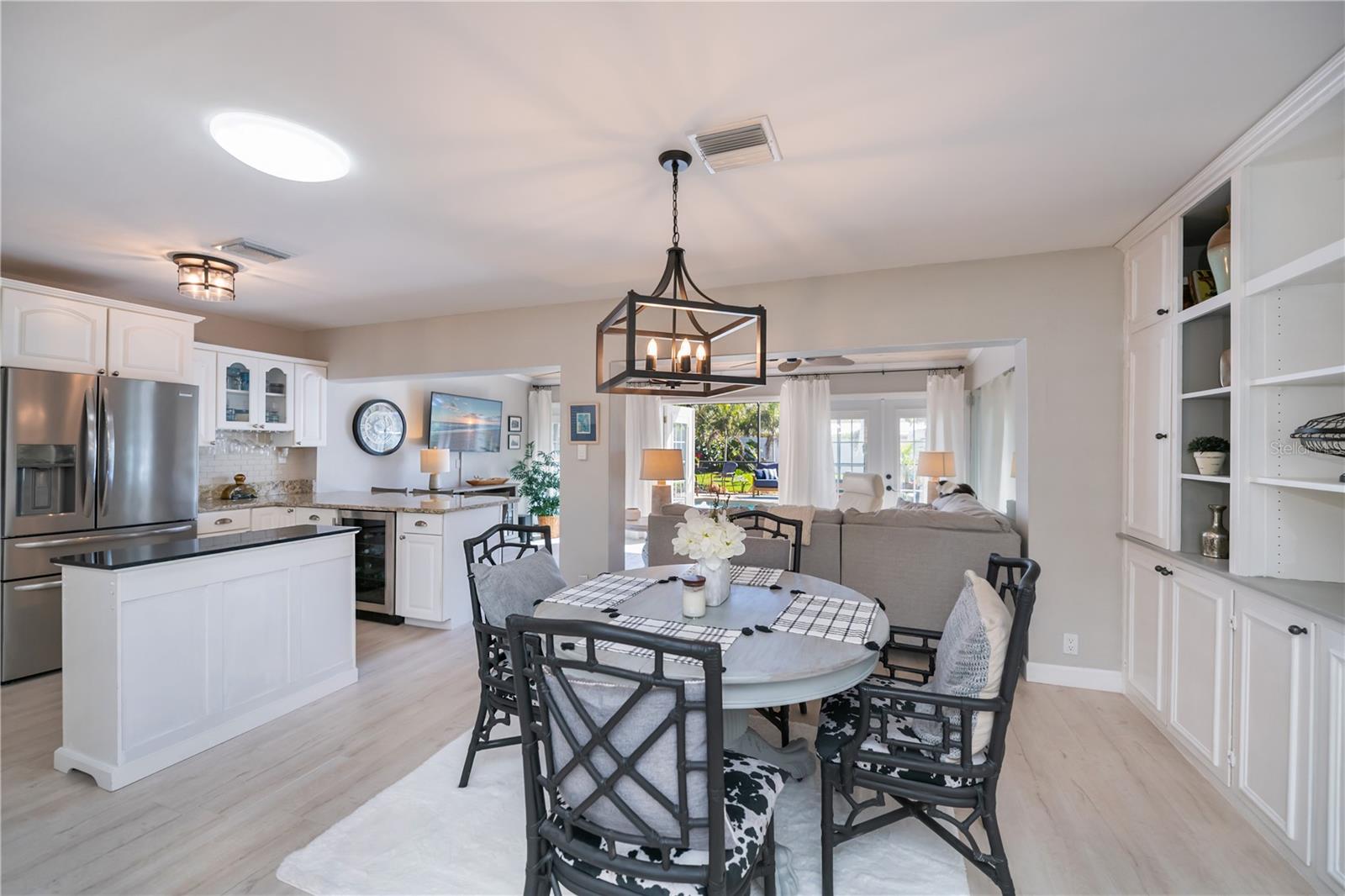 SOUTH VENEZIA PARK SEC OF VENICE - Residential