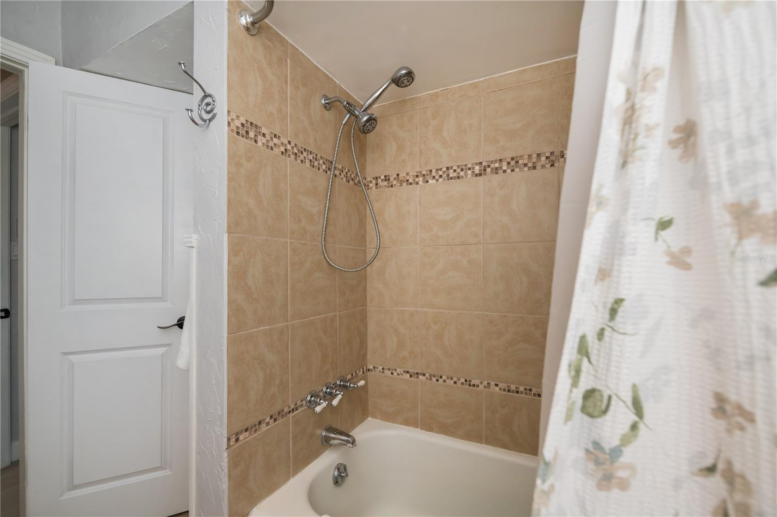 SOUTH VENEZIA PARK SEC OF VENICE - Residential