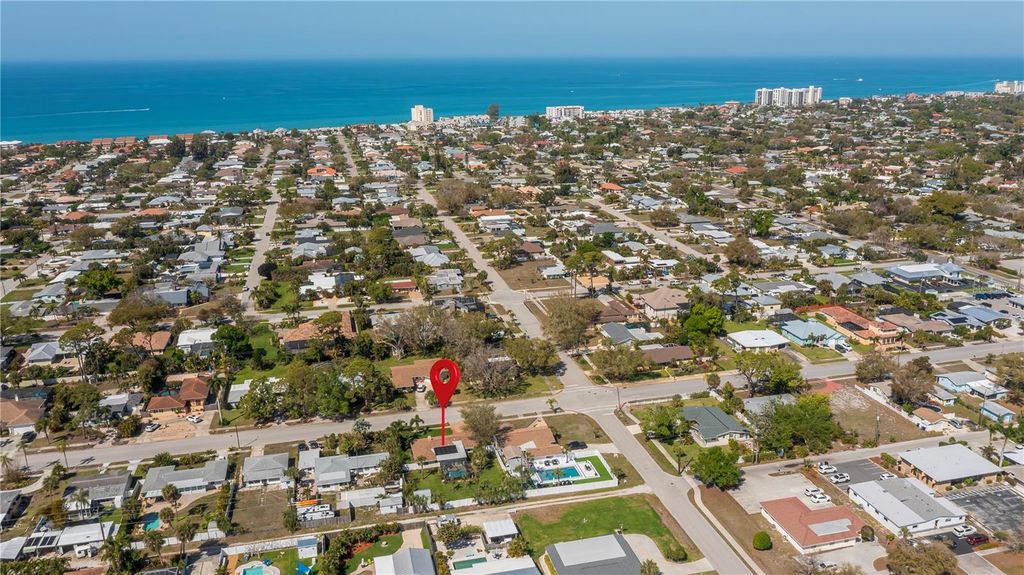 Photo of 809 Nokomis Avenue S, Venice, FL 34285 (MLS # N6143301)