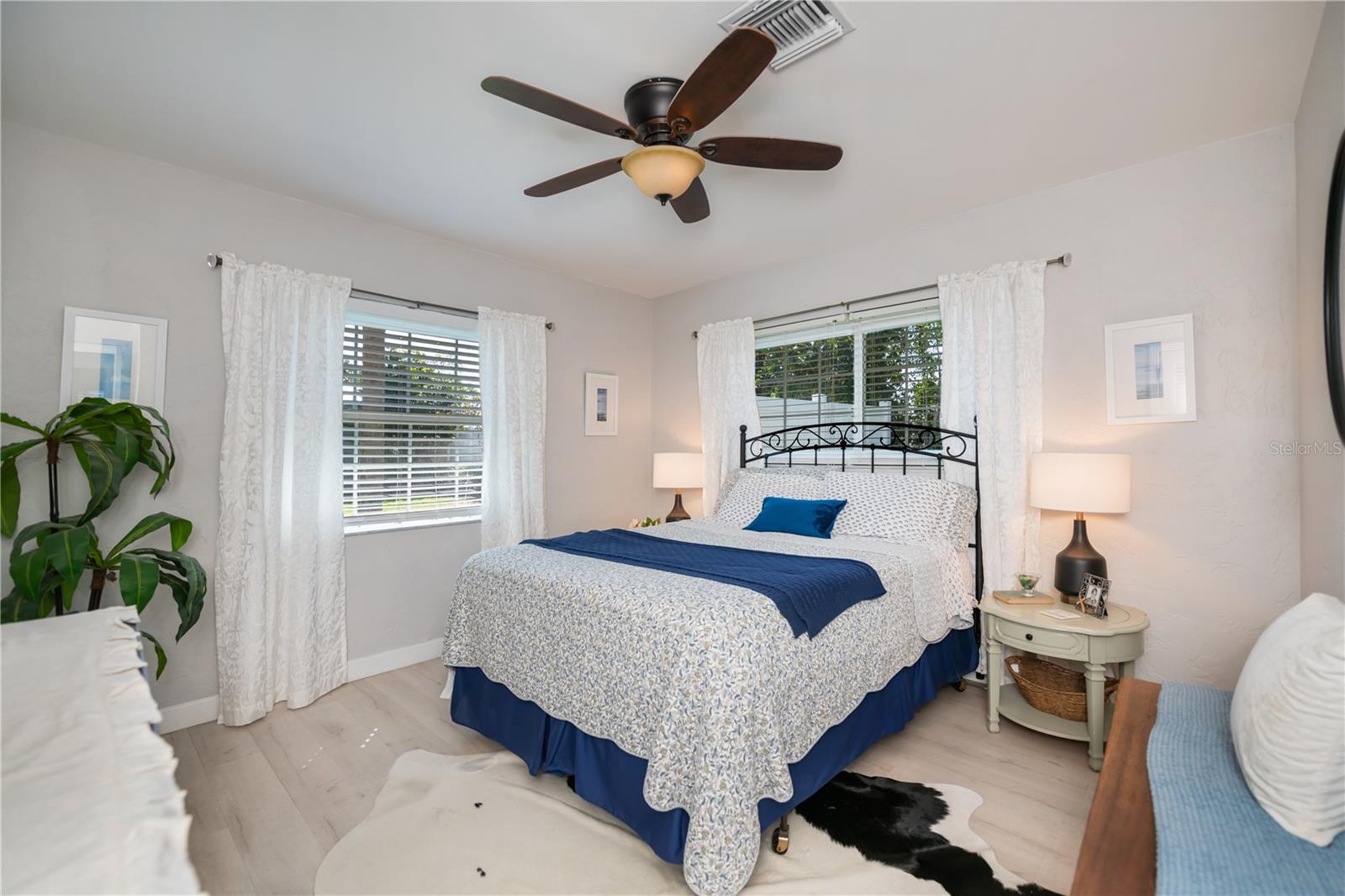 SOUTH VENEZIA PARK SEC OF VENICE - Residential