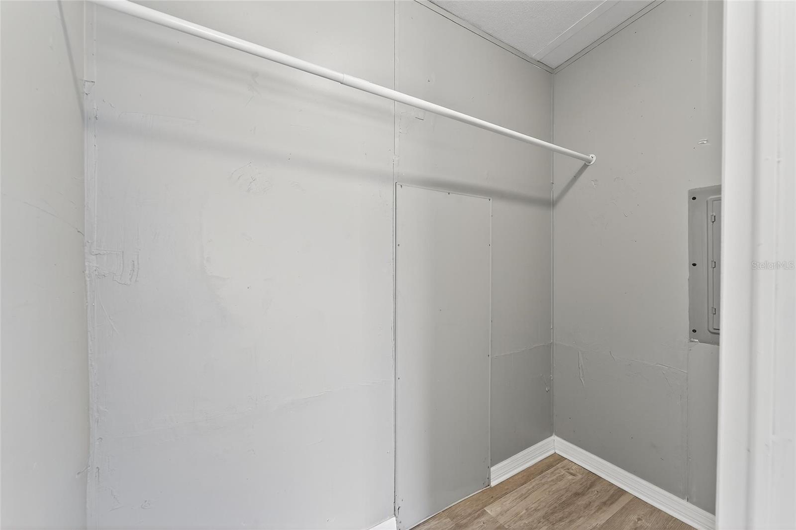 ZEPHYRHILLS COLONY CO - Residential Lease