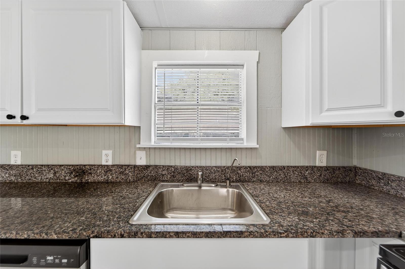 ZEPHYRHILLS COLONY CO - Residential Lease